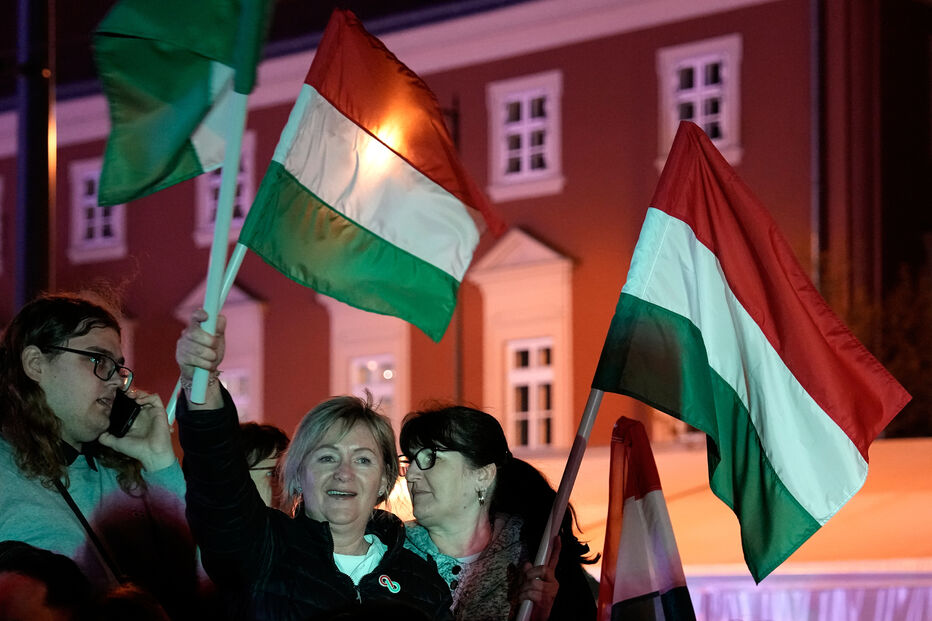 Apoiantes de Peter Magyar celebram vitória