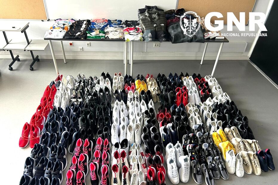 Apreensão de artigos falsificados da GNR em Paredes, avaliados em 5300€