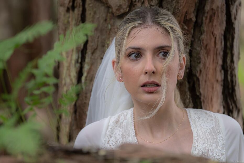 Noiva surge na floresta, em Refúgio Proibido, microdrama do CM