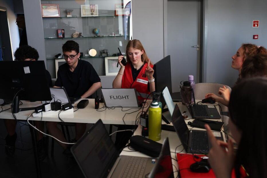 Jovens 'astronautas' exploram área junto ao Alqueva como se fosse Marte