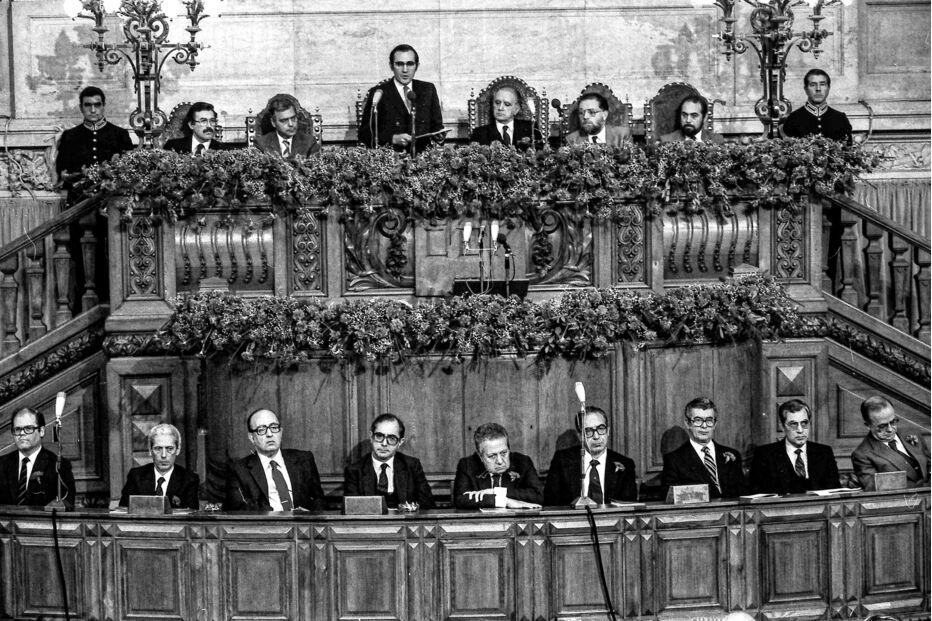 Parlamento: Governos liderados por Soares, Nobre da Costa, Sá Carneiro, Cavaco, Guterres, Costa e Montenegro