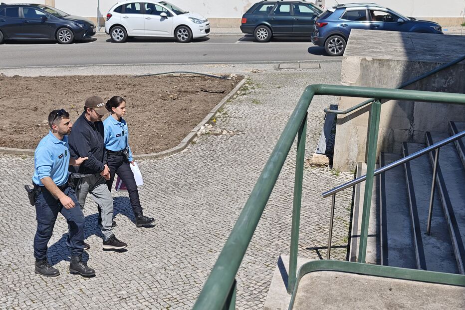 Homem tenta fuga após violar prisão domiciliária e é detido pelas autoridades