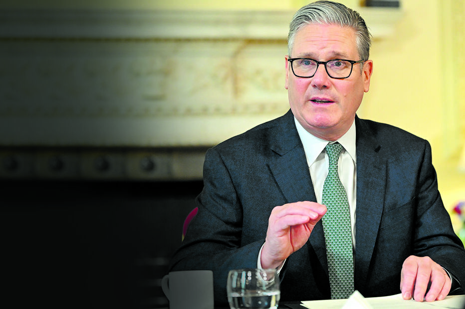 Starmer confrontado com polémica sobre nomeação para embaixador nos EUA.
