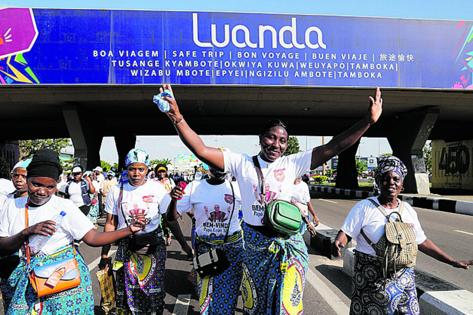 Papa Leão XIV visitou Angola e discursou em português.
