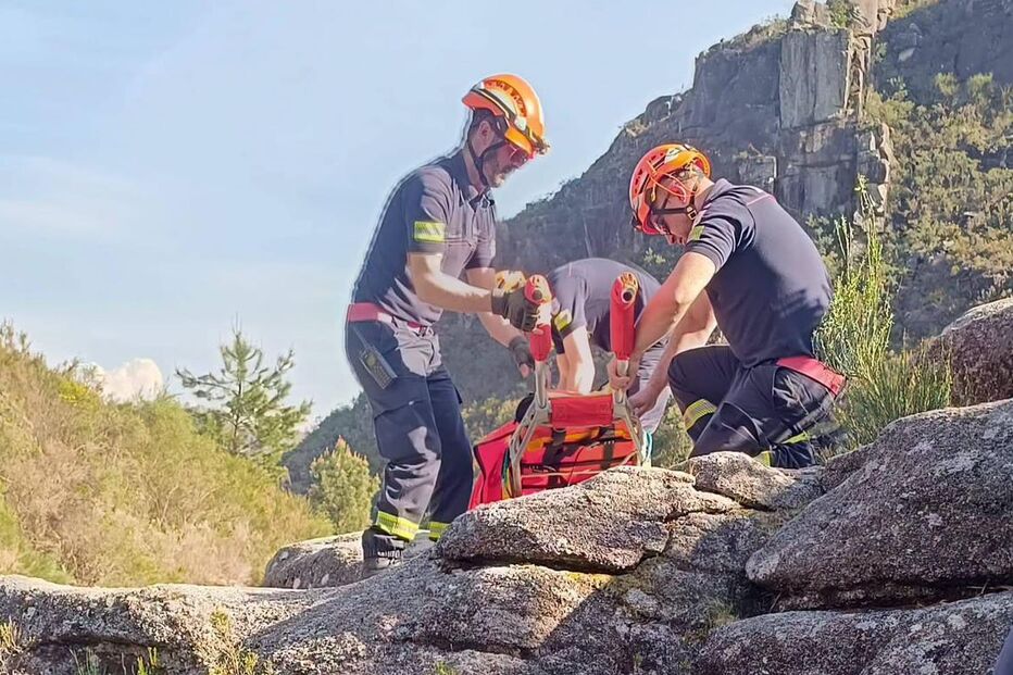 Turista ferida com gravidade em queda no Parque Nacional da Peneda Gerês