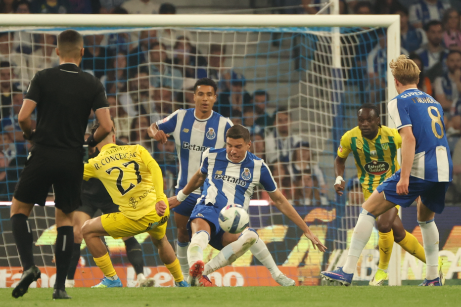 Jogo no Estádio do Dragão entre FC Porto e Tondela para a Liga Betclic