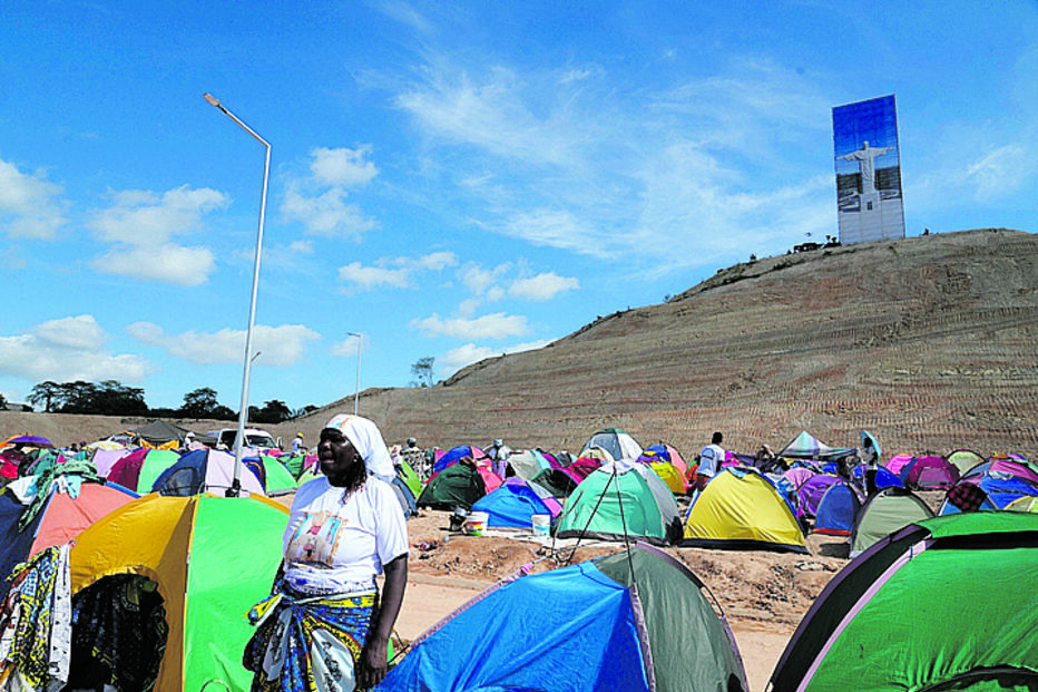 Papa pede cultura de justiça em Angola, país sem divisões