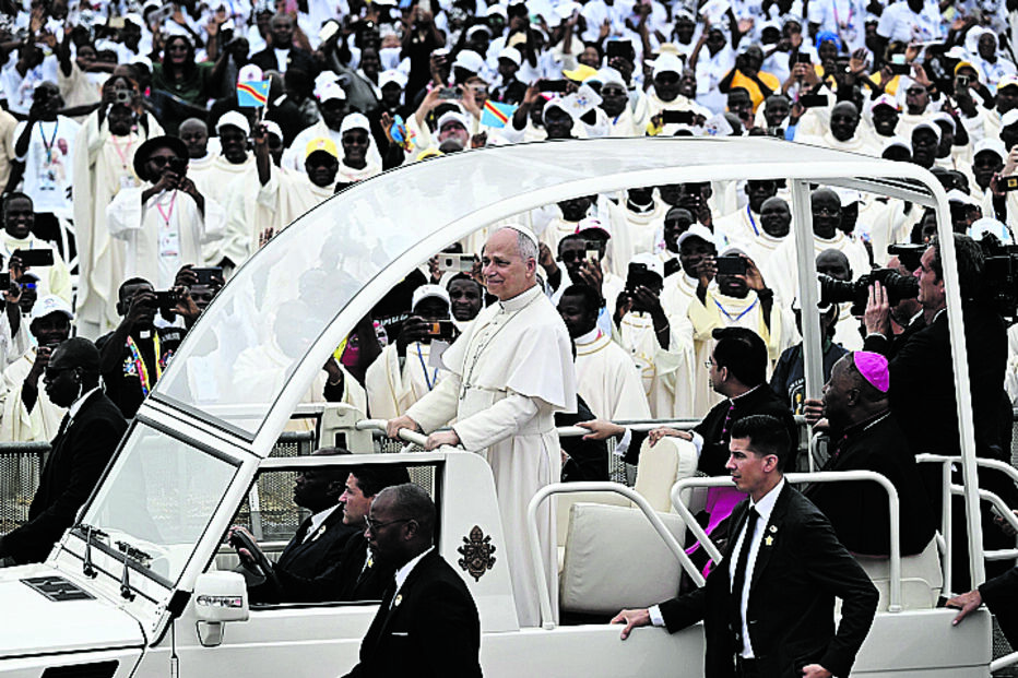 Papa pede nova cultura de justiça em Angola