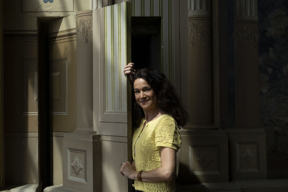 Paula Neves protagoniza dois espetáculos de teatro e grava 'A Madrasta'