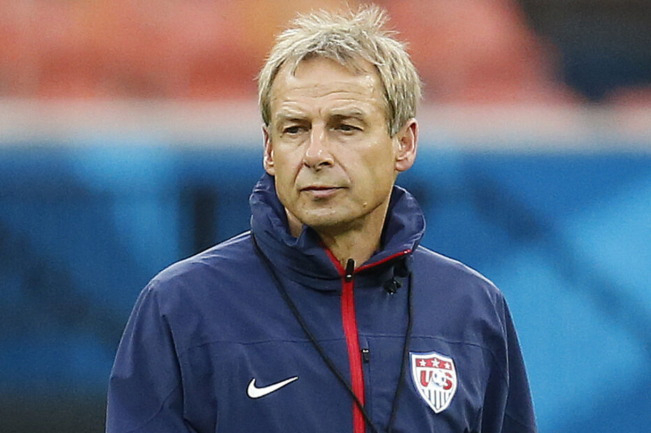 Jürgen Klinsmann acompanha o filho após lesão grave