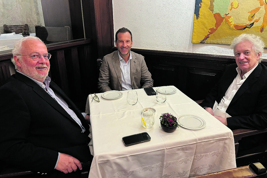 Convívio de sportinguistas no restaurante Gambrinus, em Lisboa