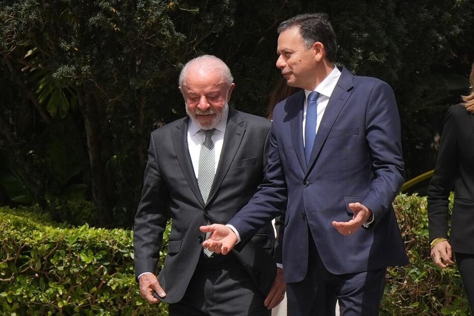 Lula da Silva foi recebido por Montenegro em São Bento 