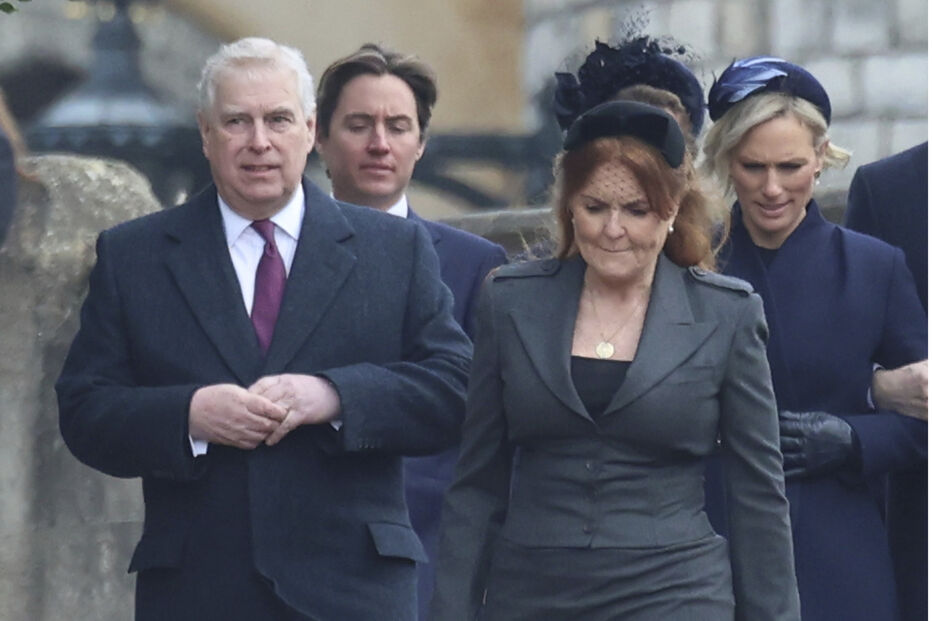 Sarah Ferguson junta-se à família real num evento em Windsor