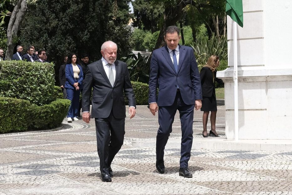 Lula da Silva foi recebido por Montenegro em São Bento 