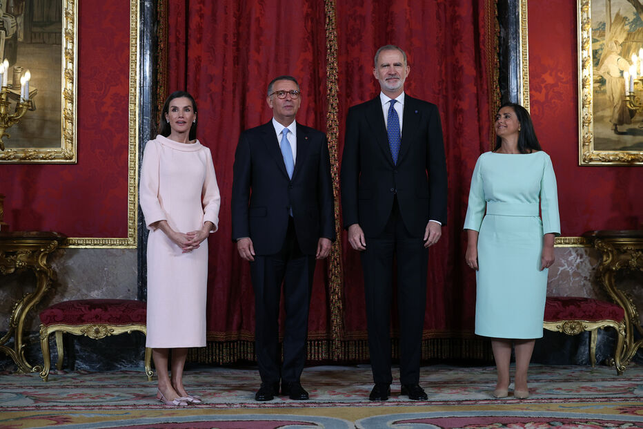 Letizia, Margarida Maldonado Freitas, Janja da Silva e Rei Felipe VI num evento oficial