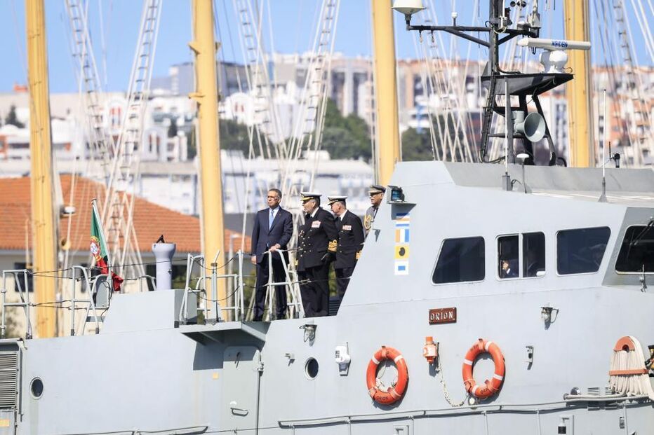 Seguro chegou de lancha ao Alfeite para primeira visita à Marinha