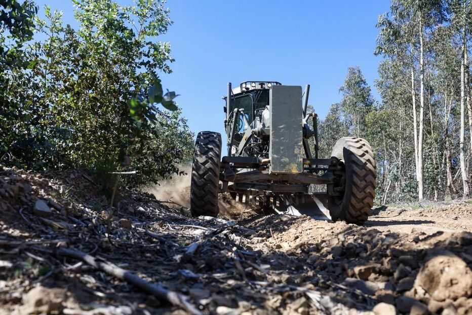 Trabalhos em caminhos florestais em Pedrógão Grande e Figueiró dos Vinhos