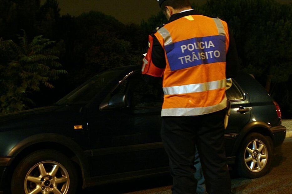 Ação da polícia de trânsito em Loures resulta em autos e apreensões