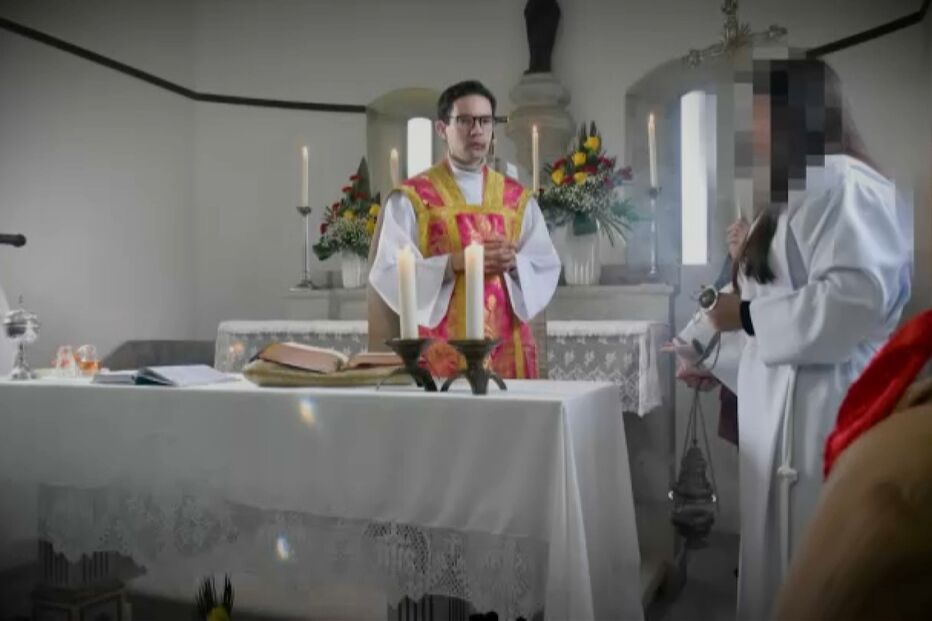 Ladrões amarram pés e mãos de padre para assaltar casa paroquial em Vila do Conde