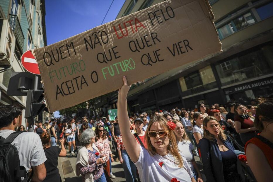Marcha pelo 25 de Abril no Porto