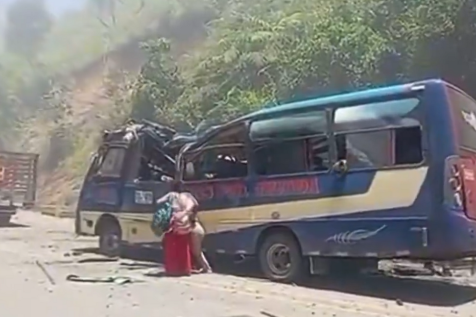 Pelo menos sete pessoas morreram e 17 ficaram feridas, este sábado, num atentado terrorista com um engenho explosivo na autoestrada Panamericana na Colômbia
