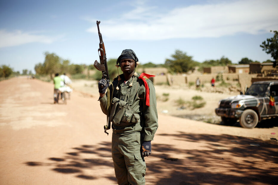 Mali sob tensão: recolher obrigatório após ataques
