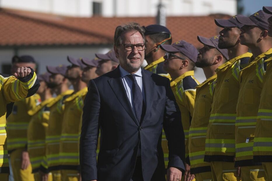 Regressam os comandos distritais de Proteção Civil