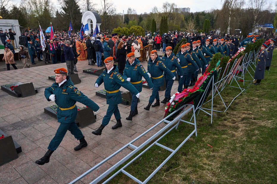 Cerimónia homenageia heróis de Chernobil na Rússia