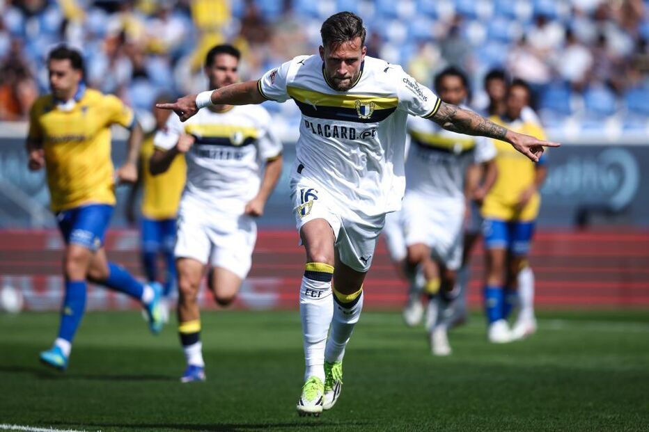 Famalicão vence no Estoril, segura quinto lugar e soma nono jogo sem perder