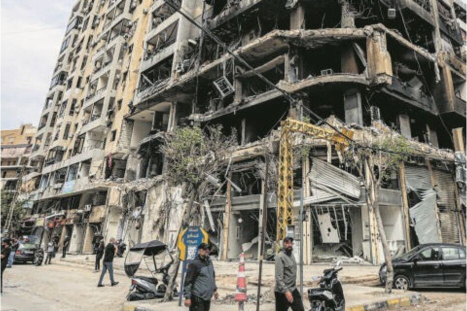 Aviões de guerra israelitas bombardeiam localidade de Kfar Tibnit, após ordens de evacuação