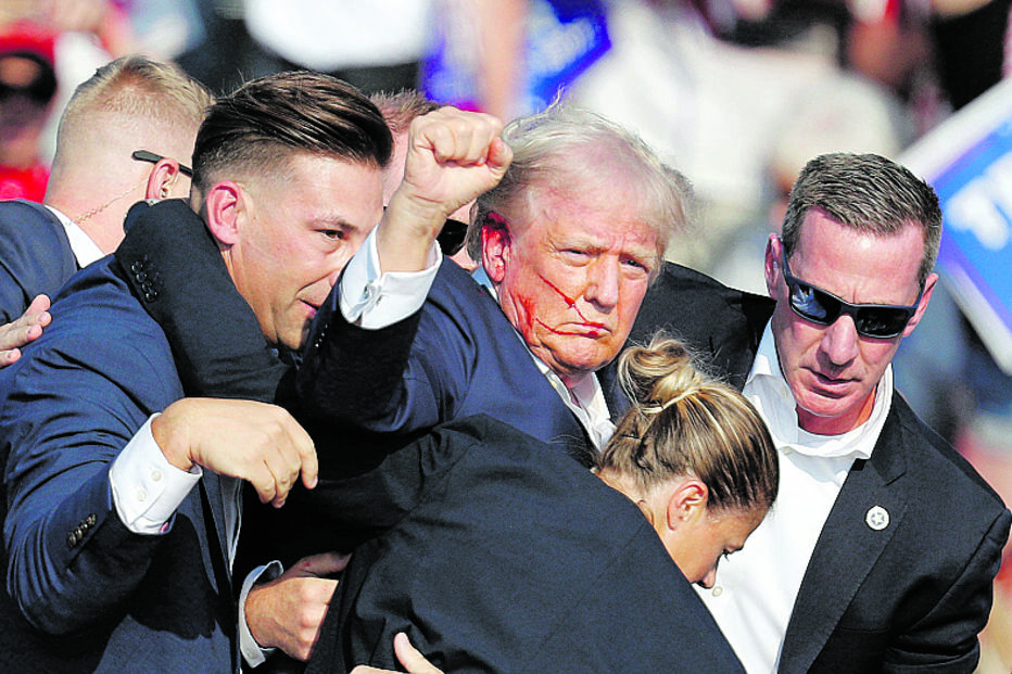 Em 2024, Trump foi atingido numa orelha na Pensilvânia 