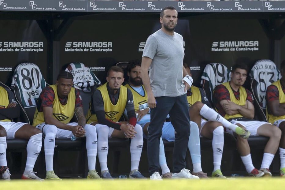 João Nuno esteve 6 meses no comando técnico do E. Amadora