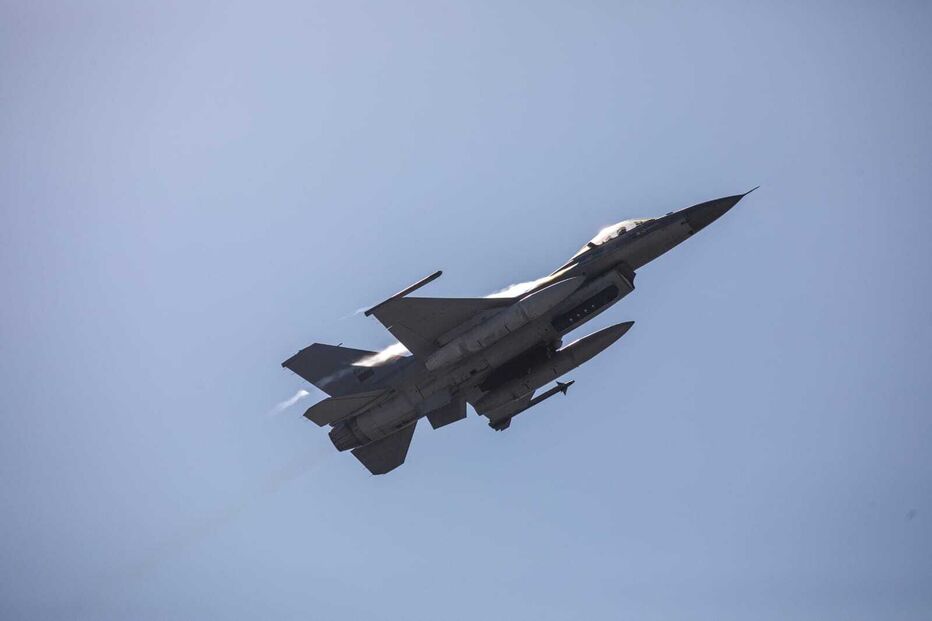 Caças F-16M