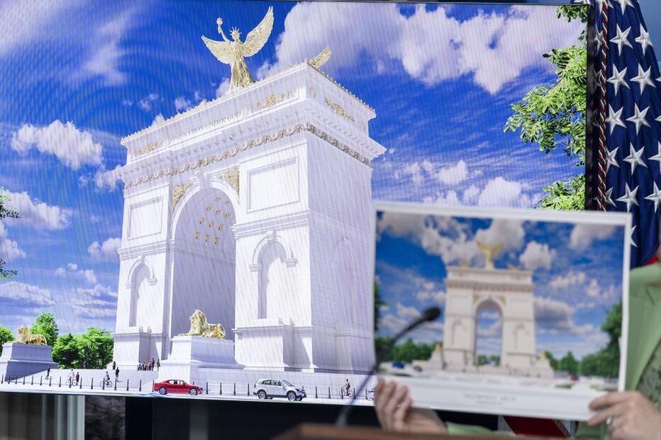 A obra polémica que agita os EUA: O arco de Trump