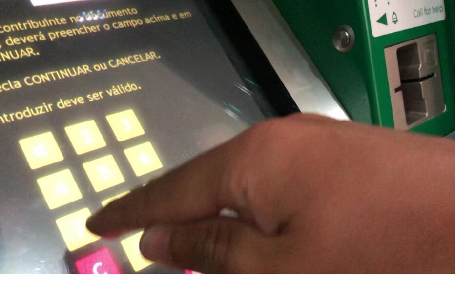 Casal compra passes com cartão furtado em Lisboa