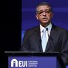 Presidente veta lei que proíbe bandeiras "ideológicas" em ed