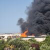 <![CDATA[ Incêndio deflagra em armazém de fruta em Albufeira ]]>