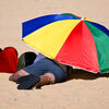 <![CDATA[ Portugal continental com aviso amarelo devido ao calor na segunda-feira. Temperaturas vão ultrapassar os 35 graus ]]>