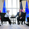 <![CDATA[ Acordo com salvaguarda: UE aceita eliminar tarifas sobre produtos norte-americanos mas reserva direito de as reativar ]]>