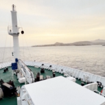 Imagens mostram interior de cruzeiro retido em Cabo Verde após surto de hantavírus  