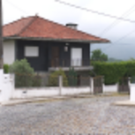 Embrulha a mãe de 95 anos num lençol antes de a enterrar no quintal da casa onde viviam