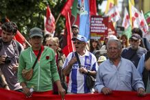 Milhares manifestam-se em Lisboa contra o pacote laboral no Dia do Trabalhador