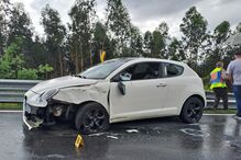 Moto-quatro despista-se e abalroa dois carros em Braga. Três pessoas ficaram feridas