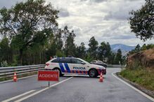 Moto-quatro despista-se e abalroa dois carros em Braga. Três pessoas ficaram feridas