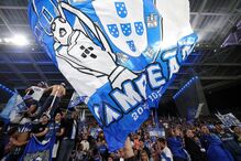 Centenas de adeptos festejaram título do FC Porto em Lisboa 'como no Norte'