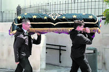 Funeral de Cândido Mota, personalidade da rádio, em Lisboa