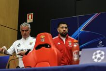 Otamendi leva 'raspanete' de Mourinho e Rui Costa