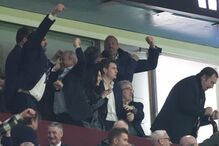 Príncipe William celebra golo do Aston Villa