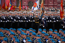Militares russos durante desfile para assinalar o Dia da Vitória, que marca a vitória da União Soviética sobre a Alemanha nazi na Segunda Guerra Mundial