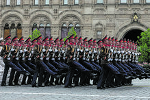 Aliados. Militares norte-coreanos que combateram na ‘operação militar especial’ participaram no desfile